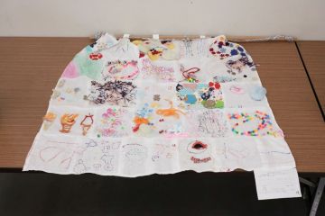 作品タイトル:こぶしフラッグ 作者:こぶし作業所の仲間たち の画像