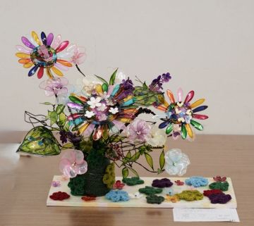 作品タイトル:花束 作者:T・T，M・S，A・K，Y・T，Y・I の画像